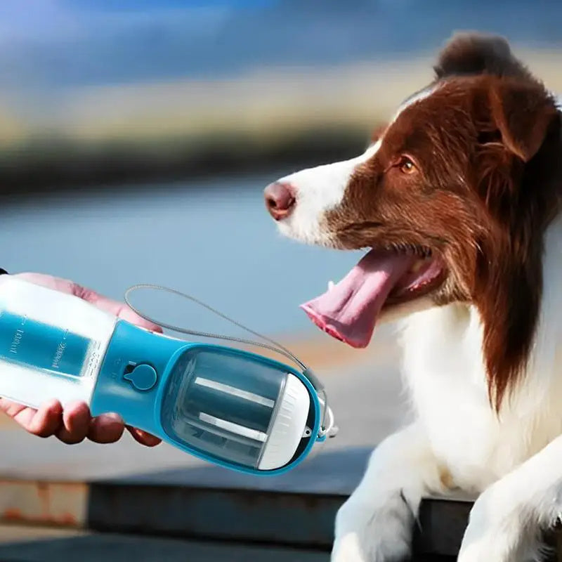 Fournitures pour animaux de compagnie Chien Tasse d'eau potable Sac à ordures Trois-en-un Portable Petites tasses multifonctionnelles pour animaux de compagnie